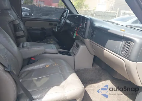 2002 Chevrolet Suburban 1500 Lt z USA, uszkodzony, nr VIN 1GNFK16Z42J114992